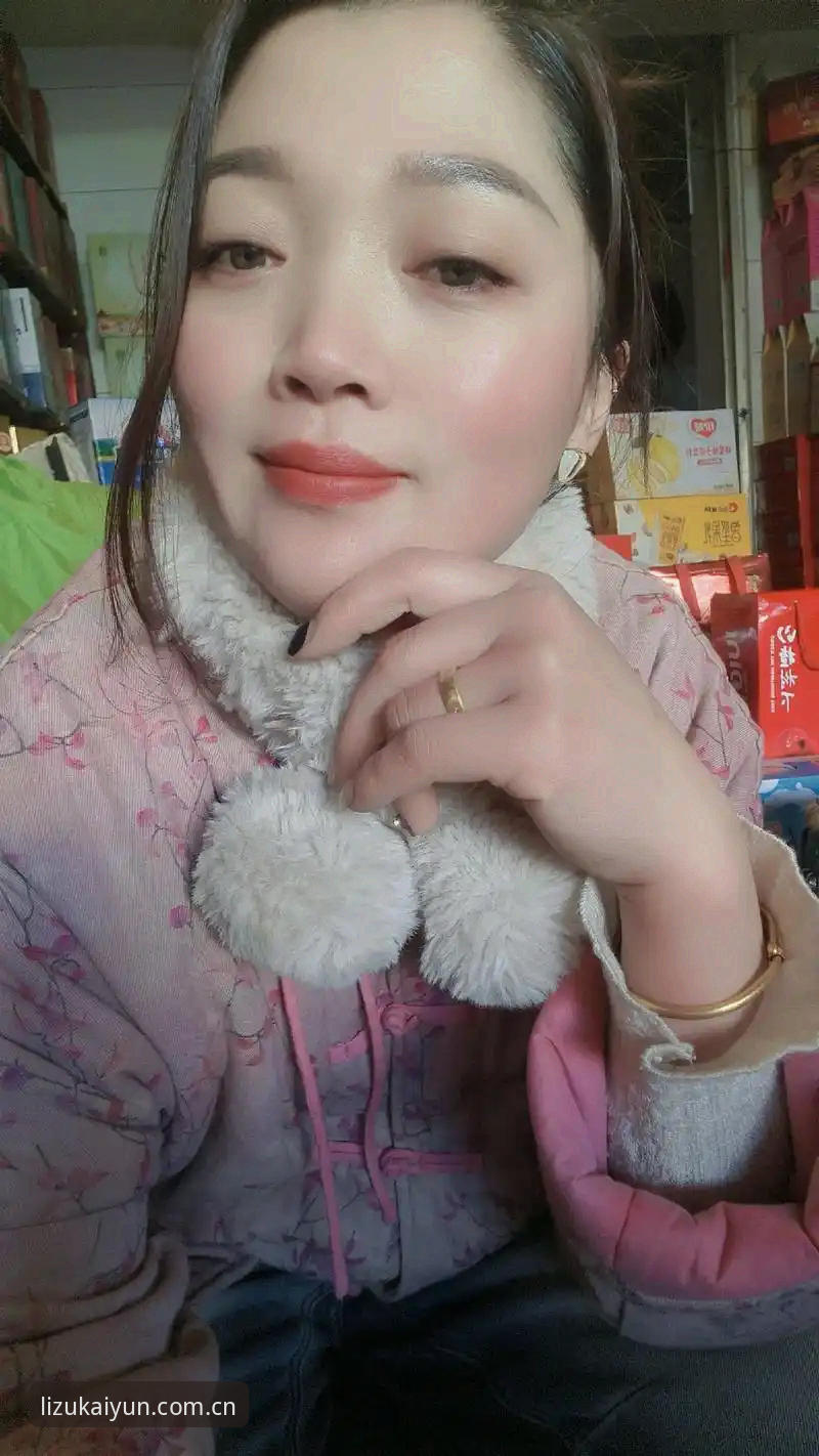 品牌立足之道安卓版下载使用技巧 晚上十一点,朋友老张给我发来一段语音。他那边声音嘈杂,背景里有人喊